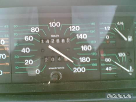 Alfa Romeo Alfetta 2000 - Meget godt til den gamle tøs...!! JA JA, selvfølgelig taget syd for grænsen...!!!!! billede 4