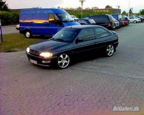 Ford escort 1.8 sport billede 1