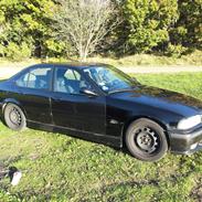 BMW E36 320i