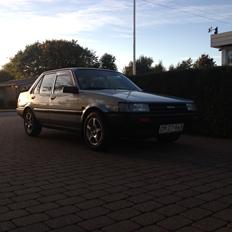 Toyota Corolla  1,6. (AE82) Sedan! ( KNUST :'( )