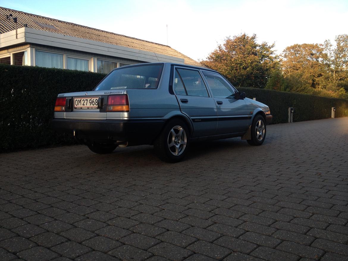 Toyota Corolla  1,6. (AE82) Sedan! ( KNUST :'( ) billede 2