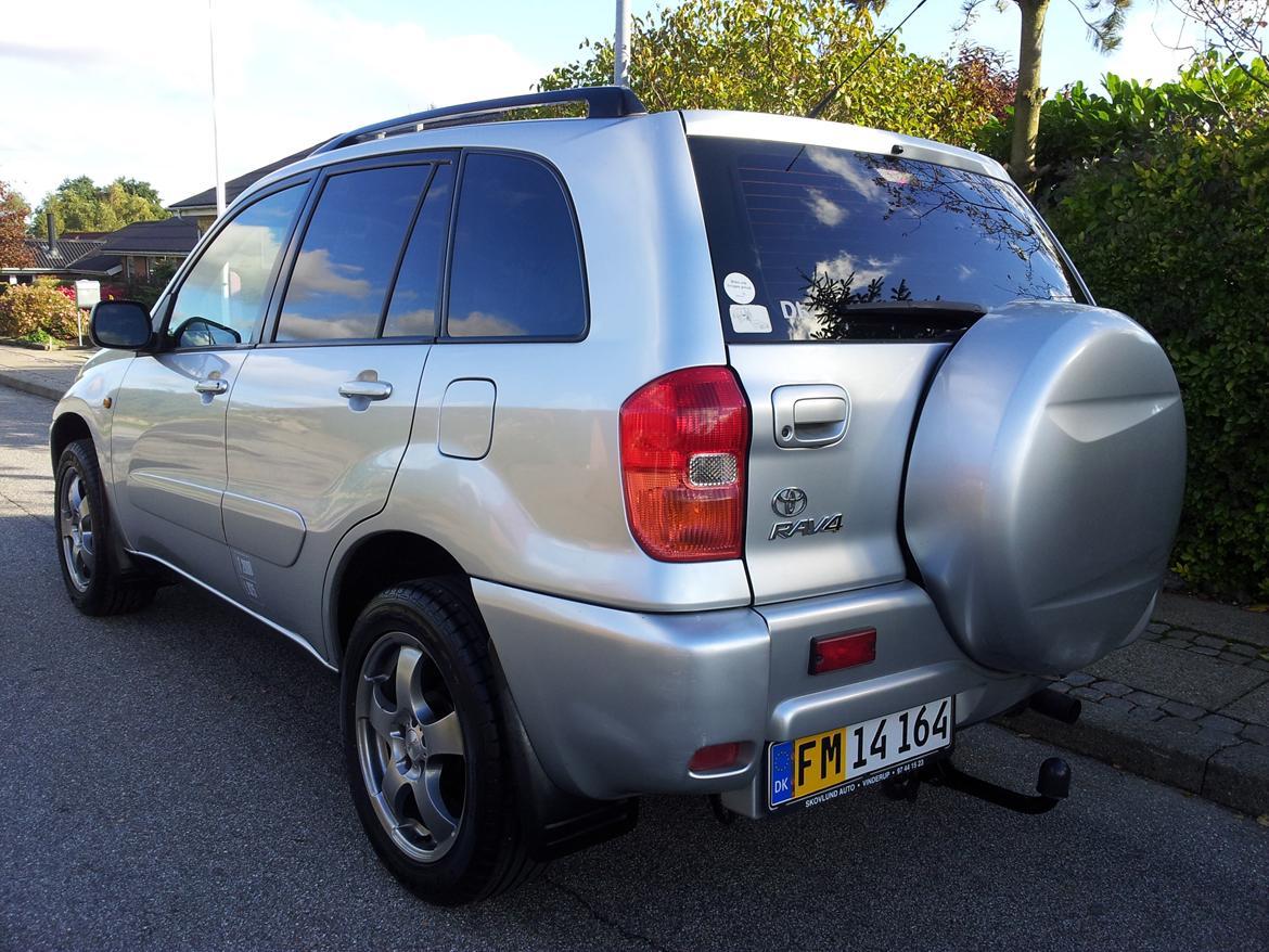 Toyota RAV4 1,8 VTT-i 4x2 5d **SOLGT** billede 9