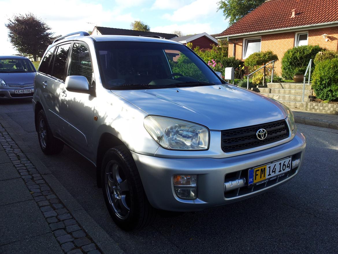 Toyota RAV4 1,8 VTT-i 4x2 5d **SOLGT** billede 11