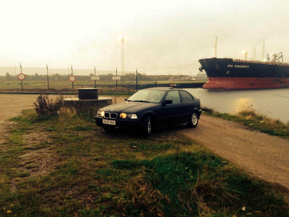 BMW 316i compact billede 1