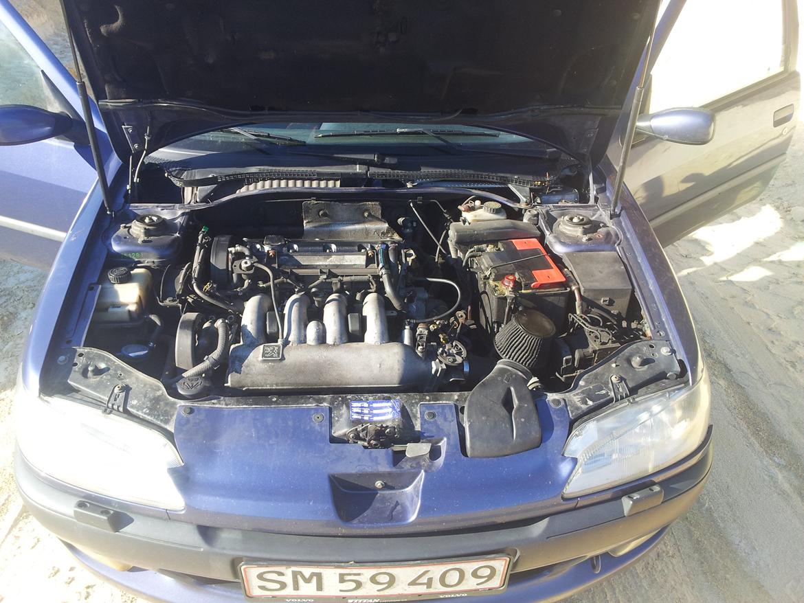 Peugeot 306 2,0 - Det Flotte "Gamle" Motorrum. billede 3