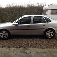 Opel Vectra B 2.5 V6 CD