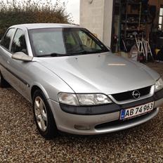 Opel Vectra B 2.5 V6 CD