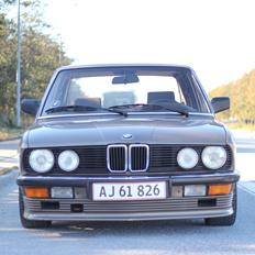 BMW E28 525i