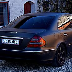 Mercedes Benz W211 E220