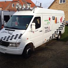 Mercedes Benz Sprinter 412