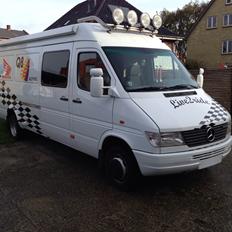 Mercedes Benz Sprinter 412