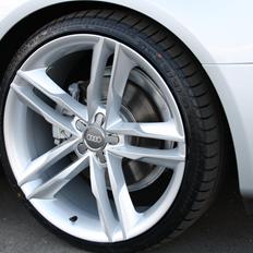 Audi A4 B8 2,0 TDI SOLGT