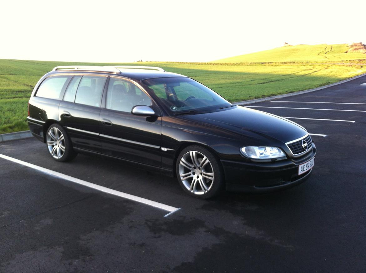 Opel Omega 3.0 MV6 aut. Wagon billede 1