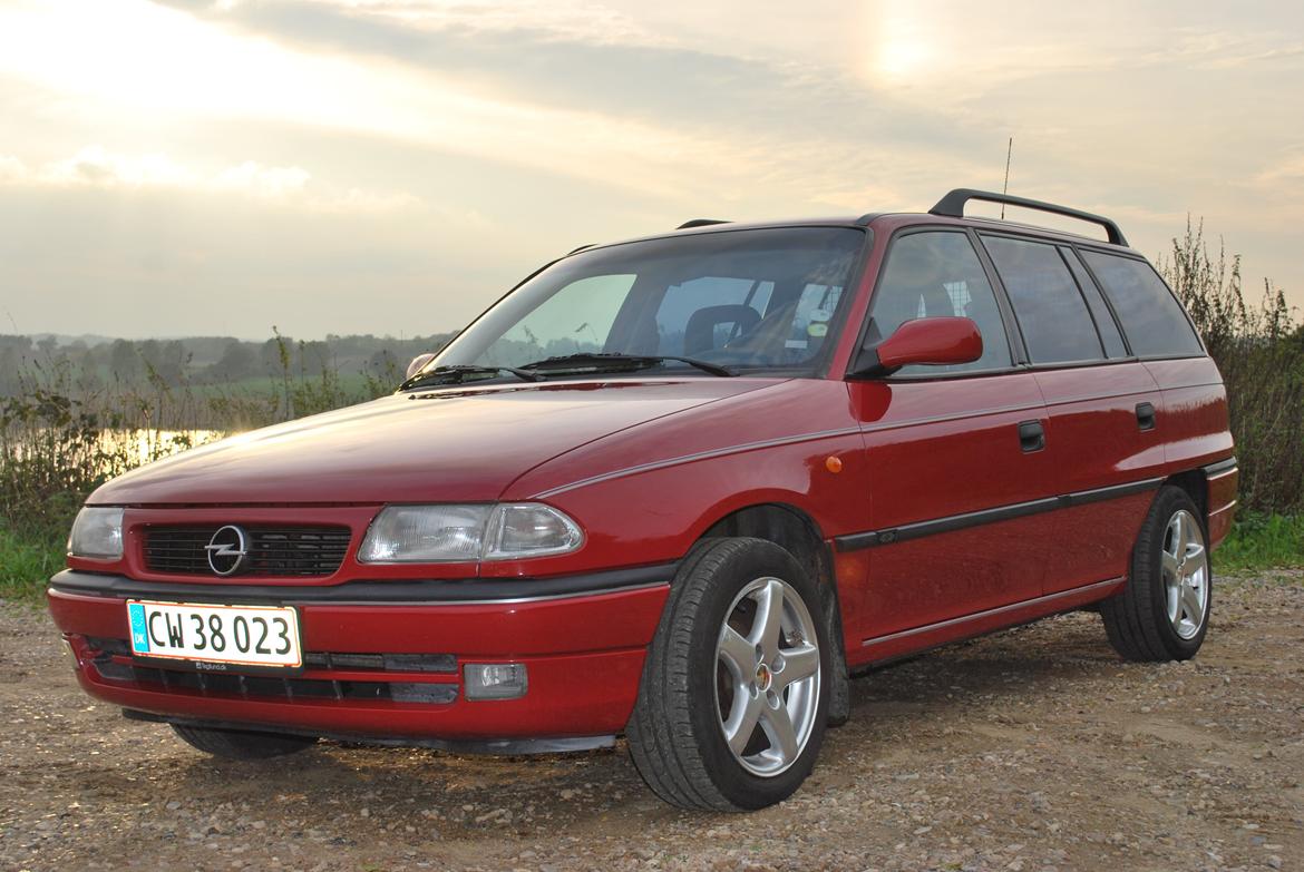 Opel astra f stationcar *solgt* billede 1