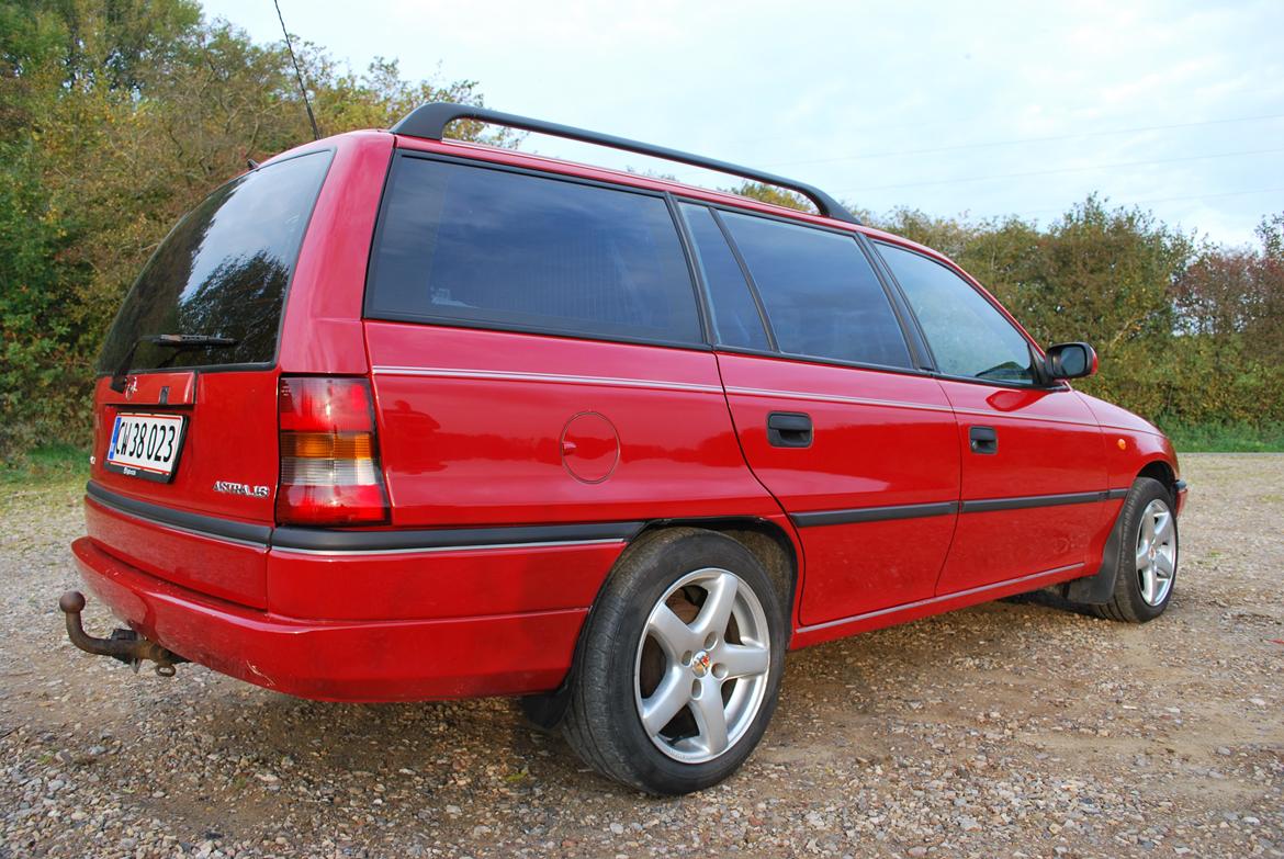 Opel astra f stationcar *solgt* billede 3