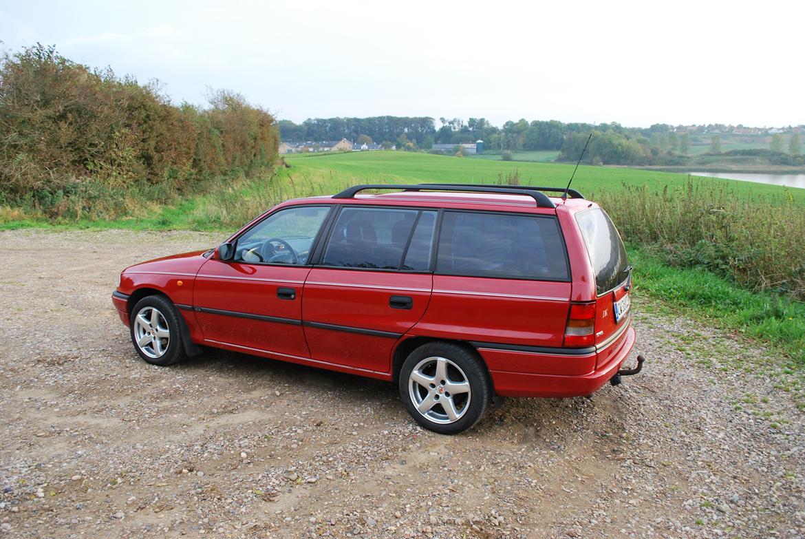 Opel astra f stationcar *solgt* billede 6
