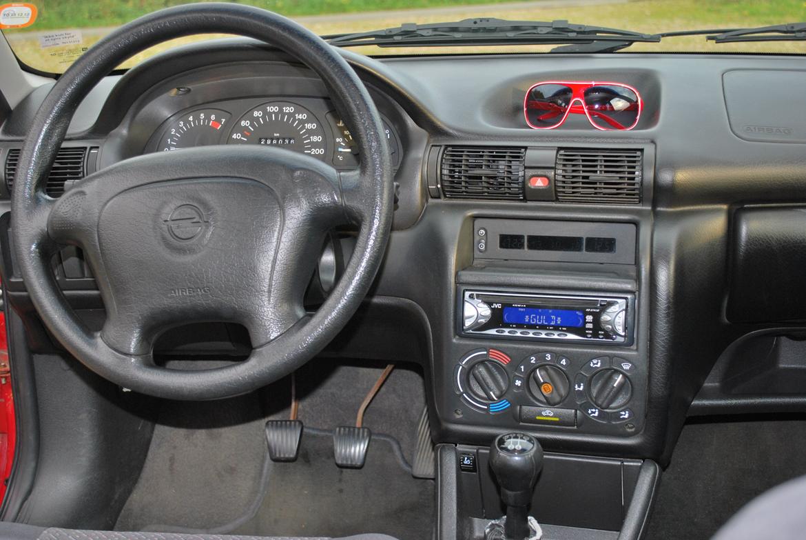 Opel astra f stationcar *solgt* billede 9