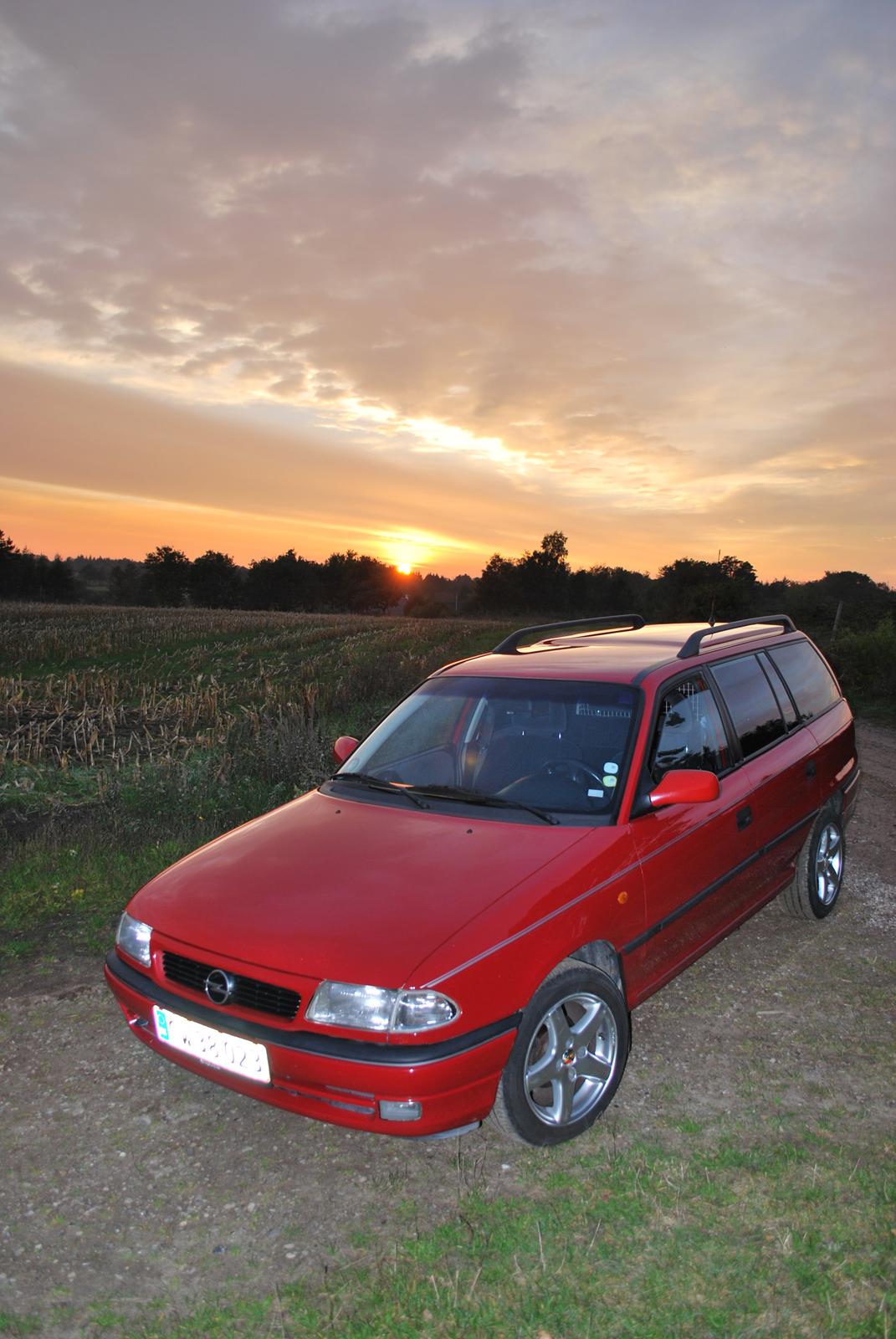 Opel astra f stationcar *solgt* billede 17