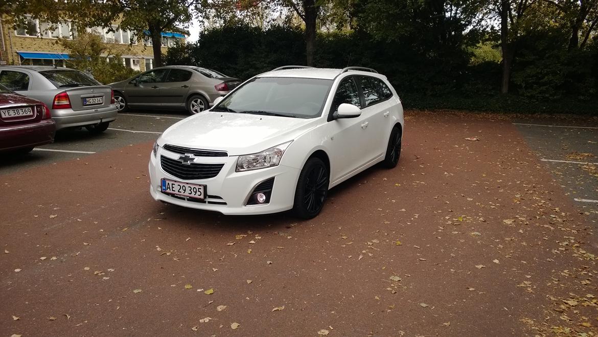 Chevrolet Cruze 1.8LT Stationcar - fået monteret mtec xenon pærer 4750K billede 3