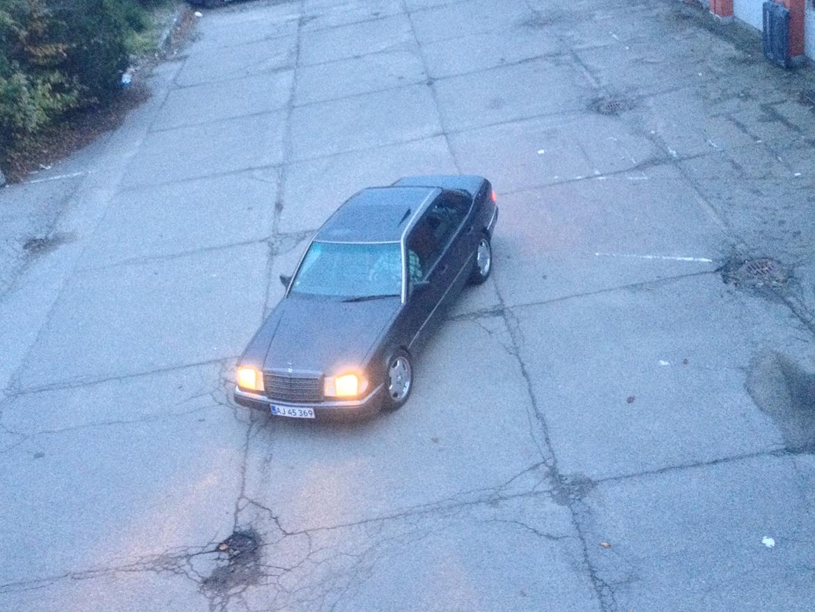 Mercedes Benz W124 300 E-24 billede 12