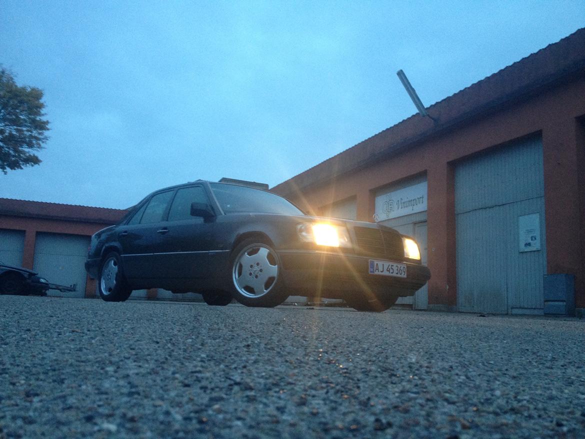 Mercedes Benz W124 300 E-24 billede 14