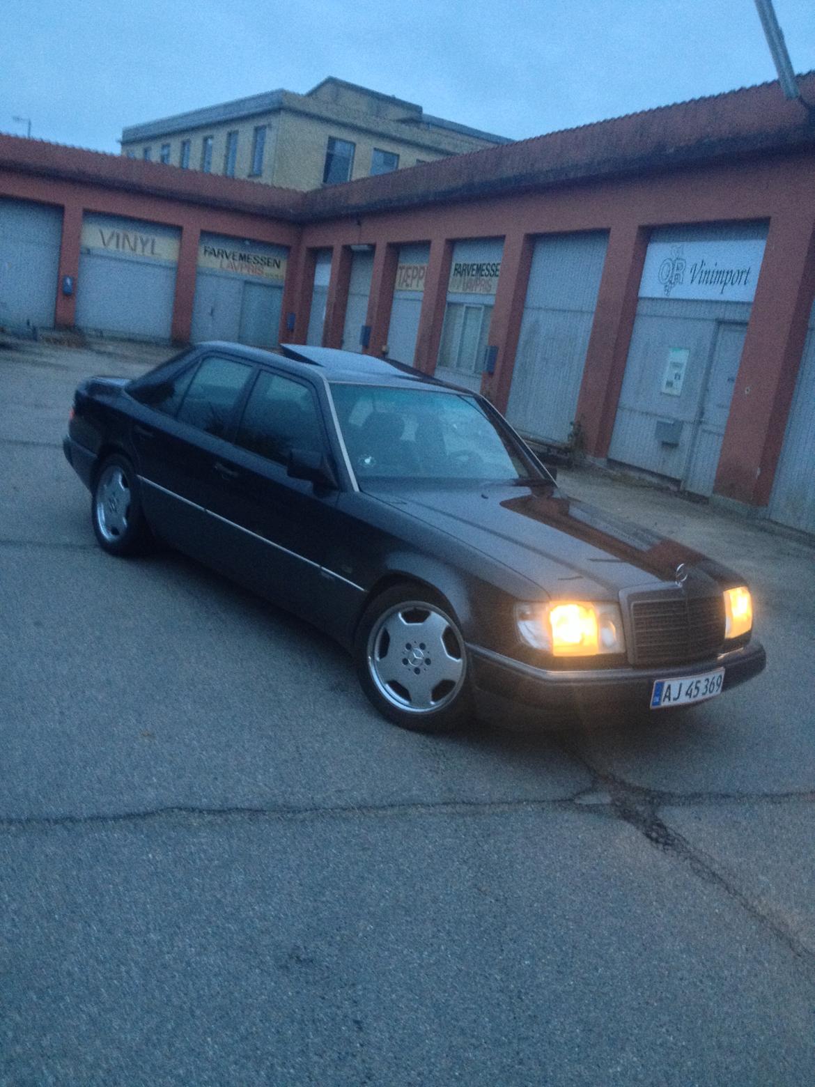 Mercedes Benz W124 300 E-24 billede 16