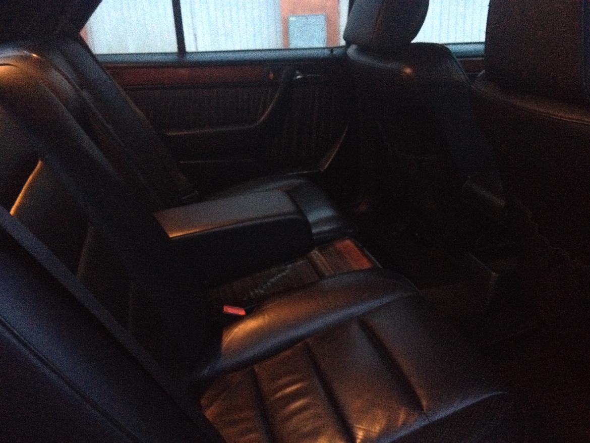 Mercedes Benz W124 300 E-24 billede 17