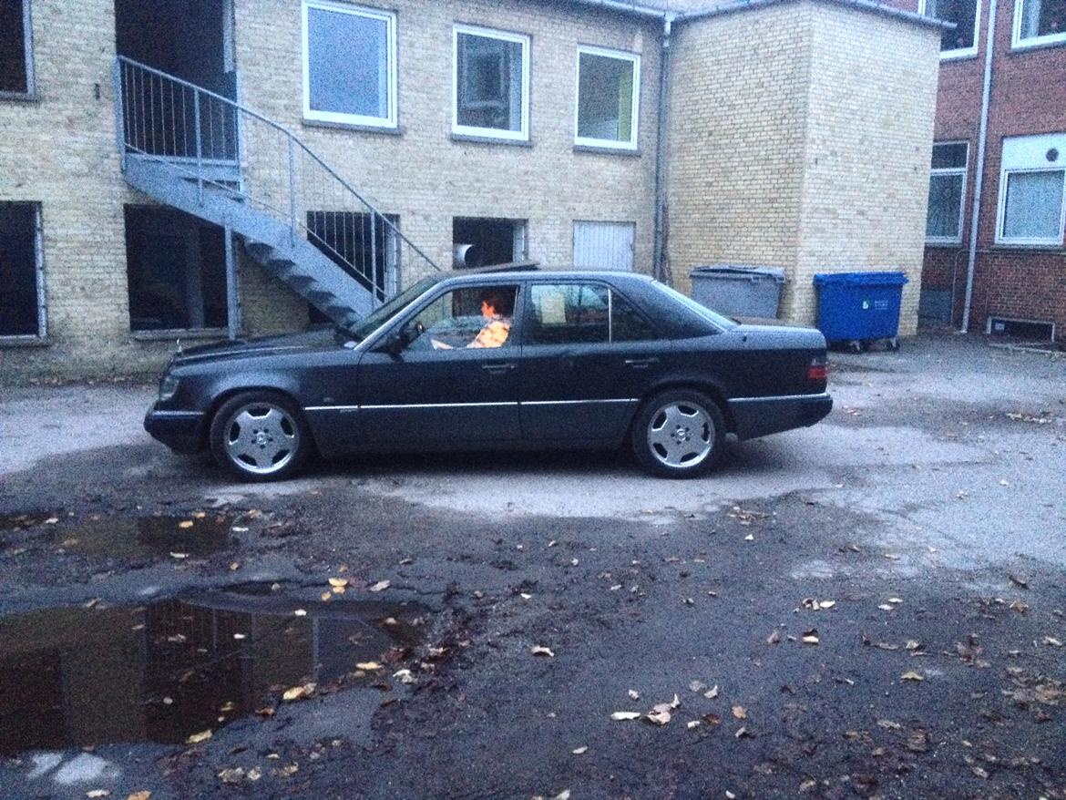 Mercedes Benz W124 300 E-24 billede 21