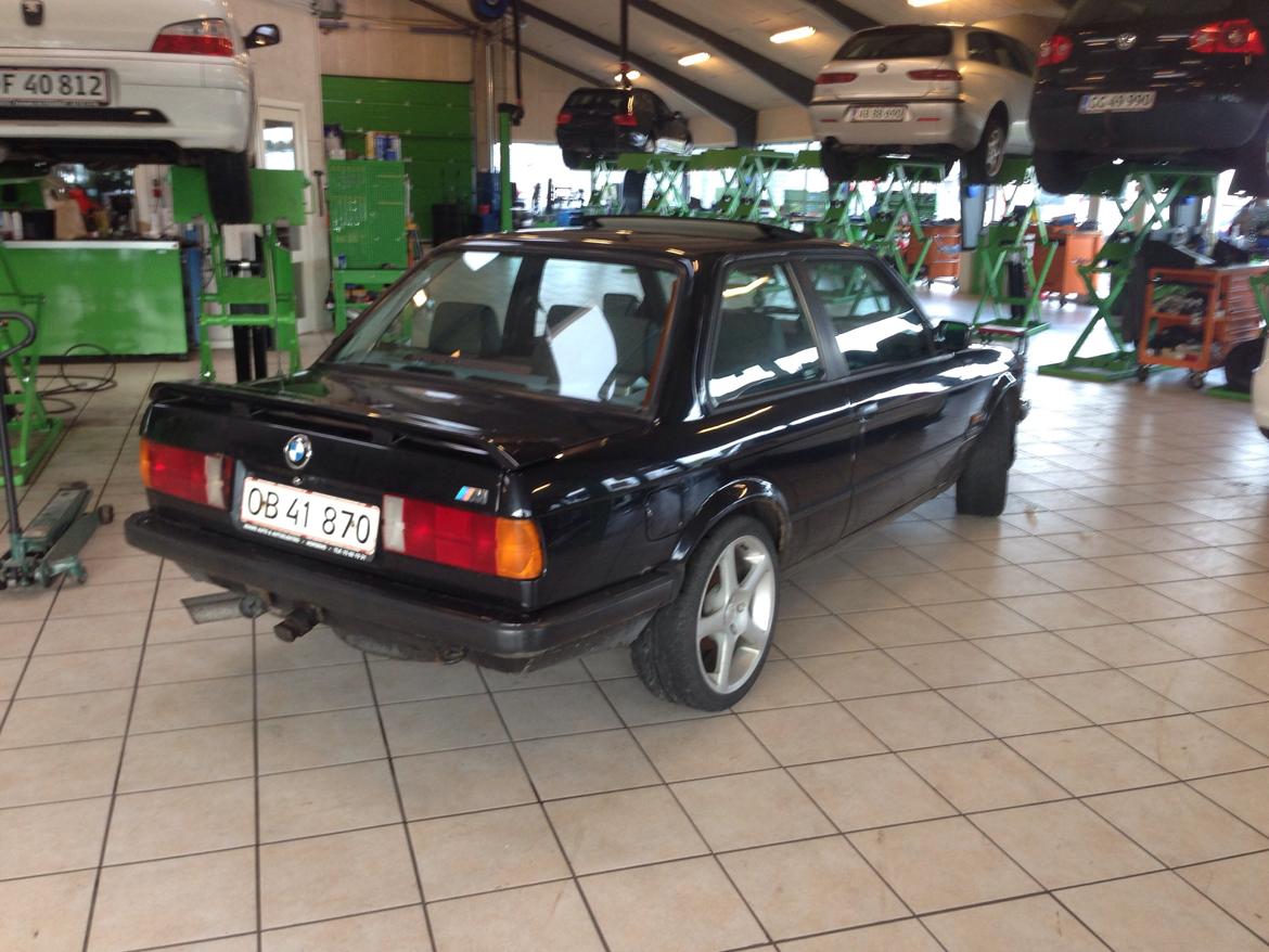 BMW E30 320 billede 5