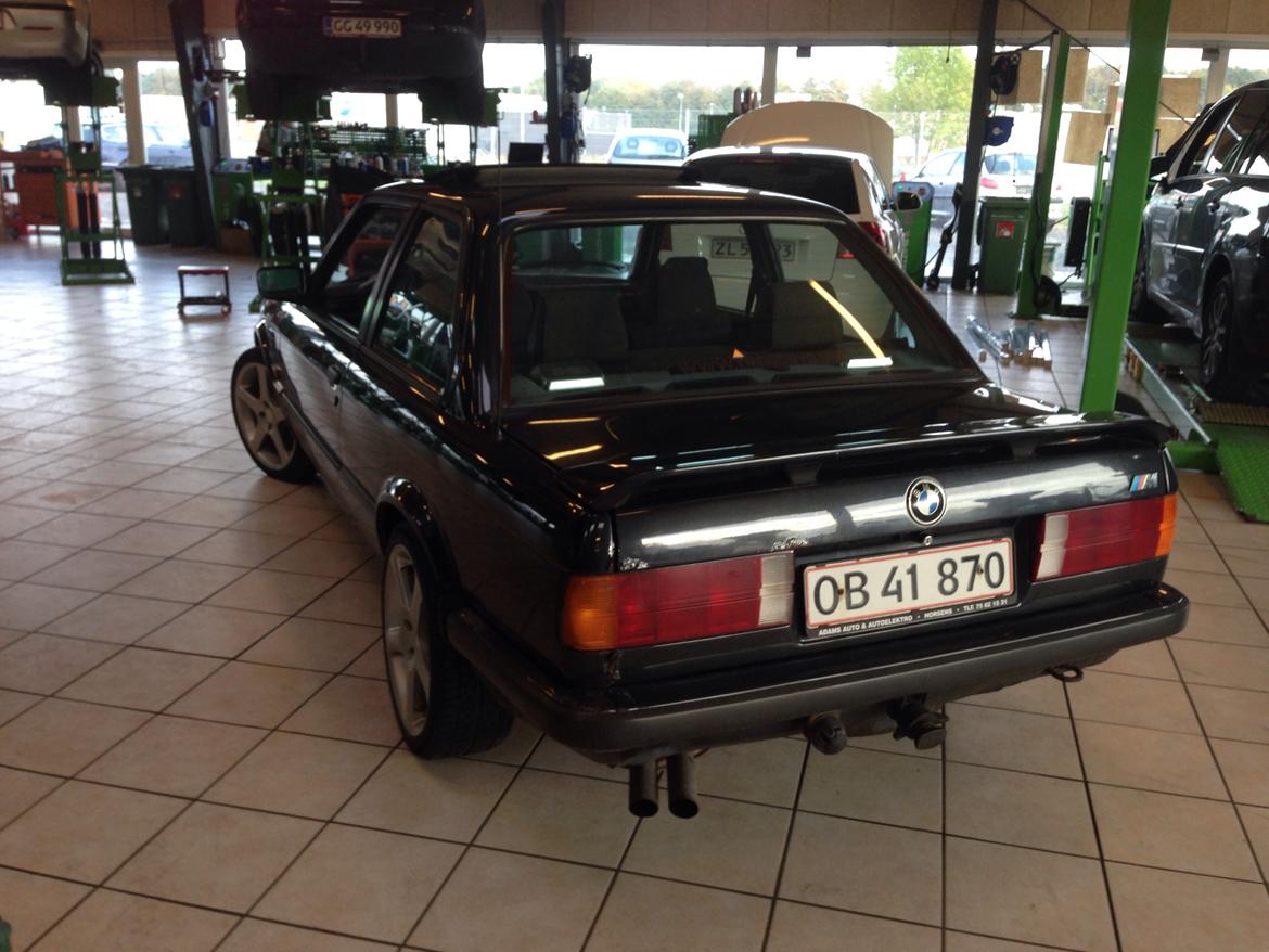 BMW E30 320 billede 6
