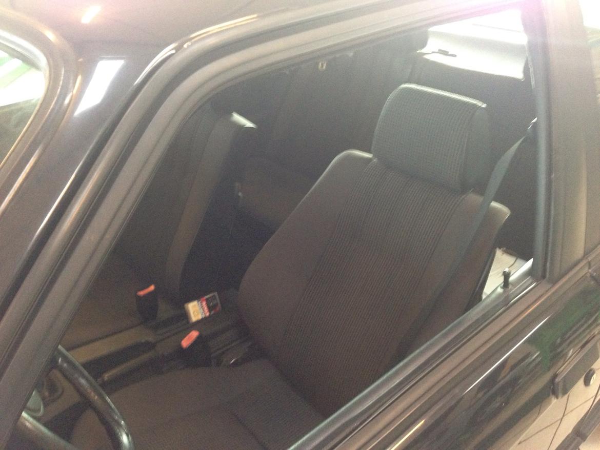 BMW E30 320 billede 8