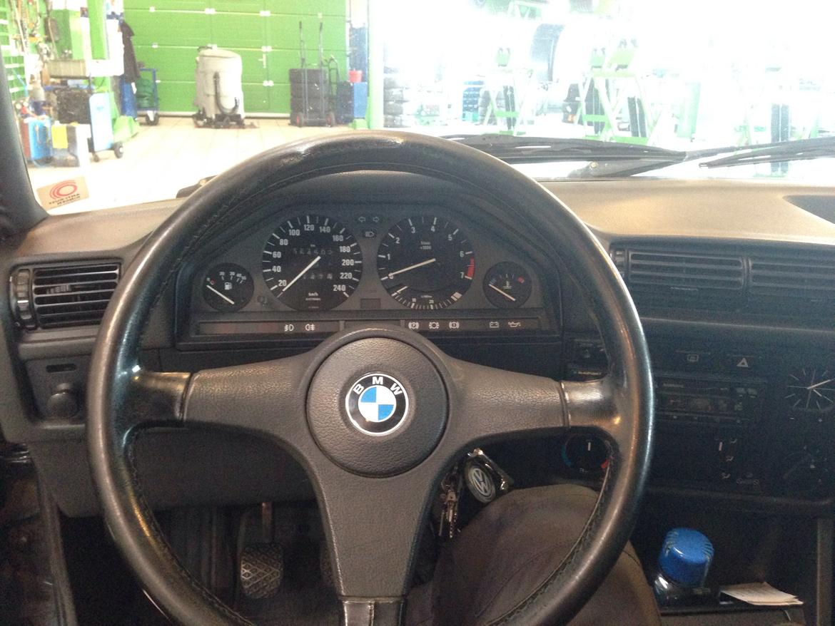 BMW E30 320 billede 12