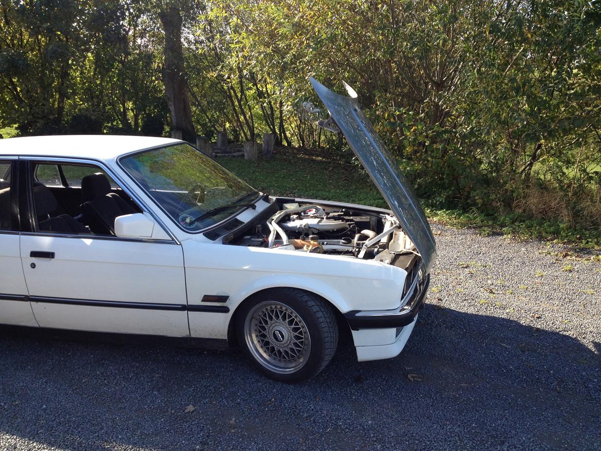 BMW E30 320I billede 2