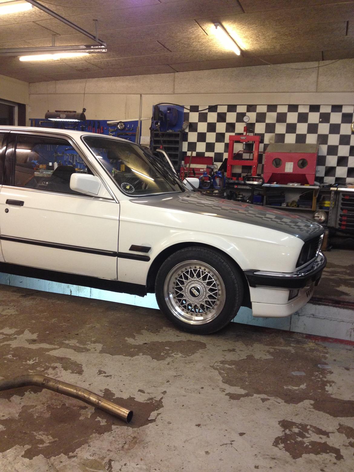 BMW E30 320I billede 3