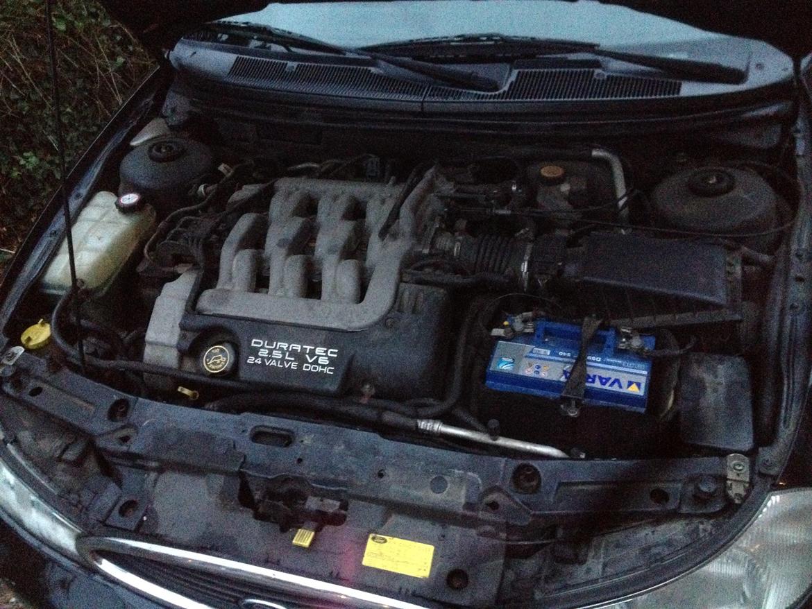 Ford Mondeo 2.5 V6 Ghia (ST200 Look) billede 12