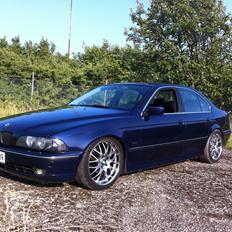 BMW e39 528ia solgt