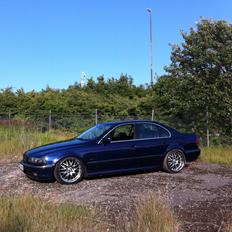 BMW e39 528ia solgt