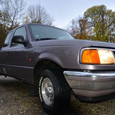 Ford Ranger XLT 2,3 4x2 extended cab