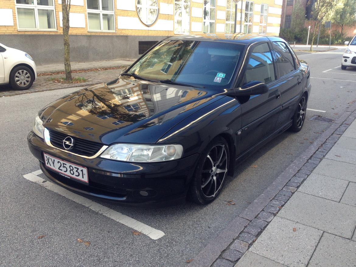 Opel Vectra Sport billede 1