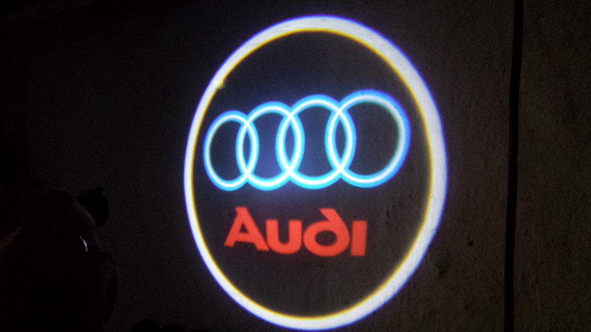 Audi A4 1,9 TDi - Har dette mærke under alle dørene billede 6