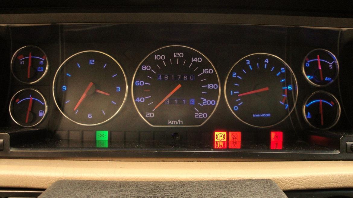 Volvo 740 GLT 16V - Grand Luxe Touring - Kombinstrument med voltmeter og olietryksmanometer. billede 9