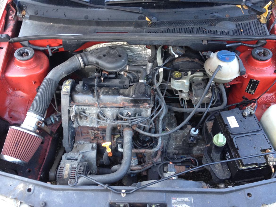 VW Golf 3 1.8 Joker - før. kedeligt rør til luftfilteret billede 6