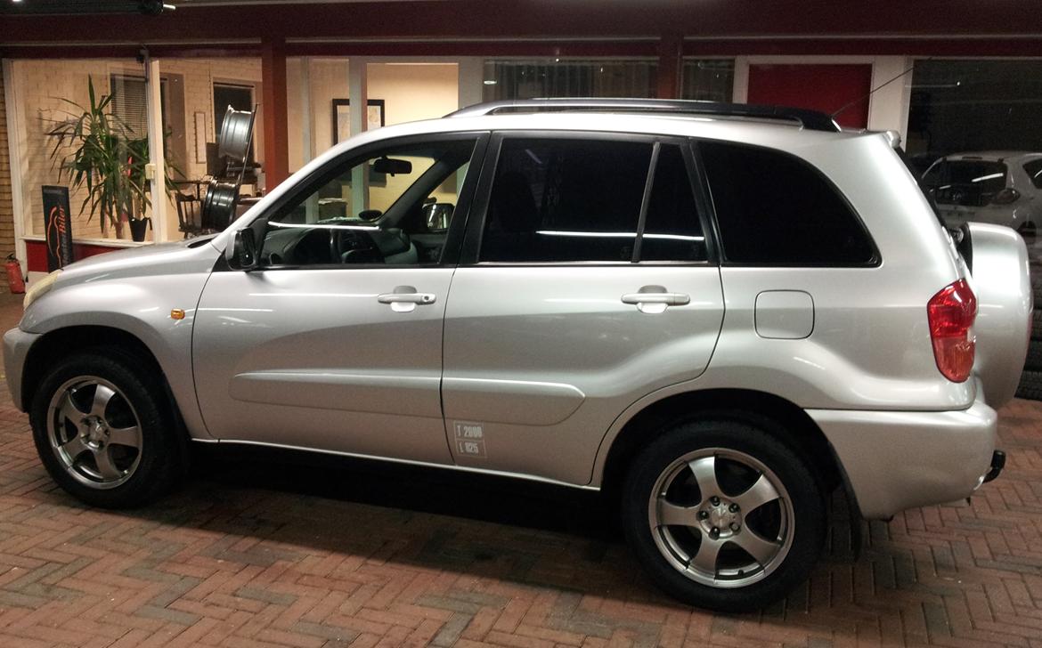 Toyota RAV4 1,8 VTT-i 4x2 5d **SOLGT** billede 12