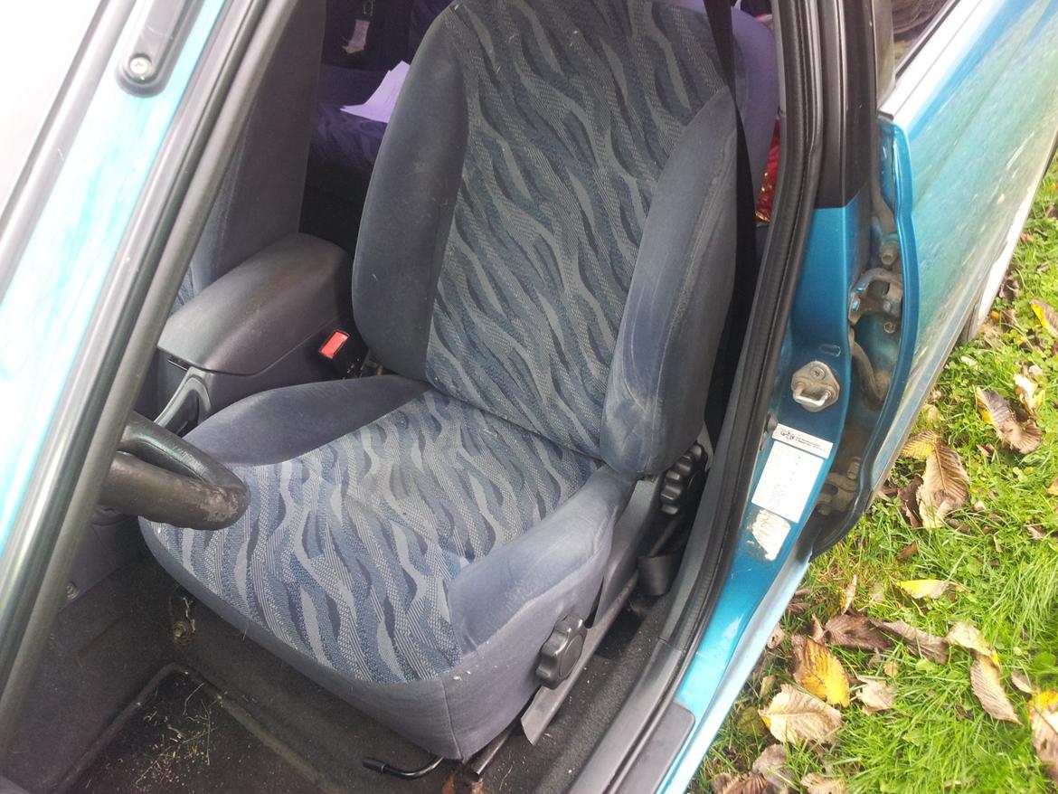 Toyota carina e billede 6