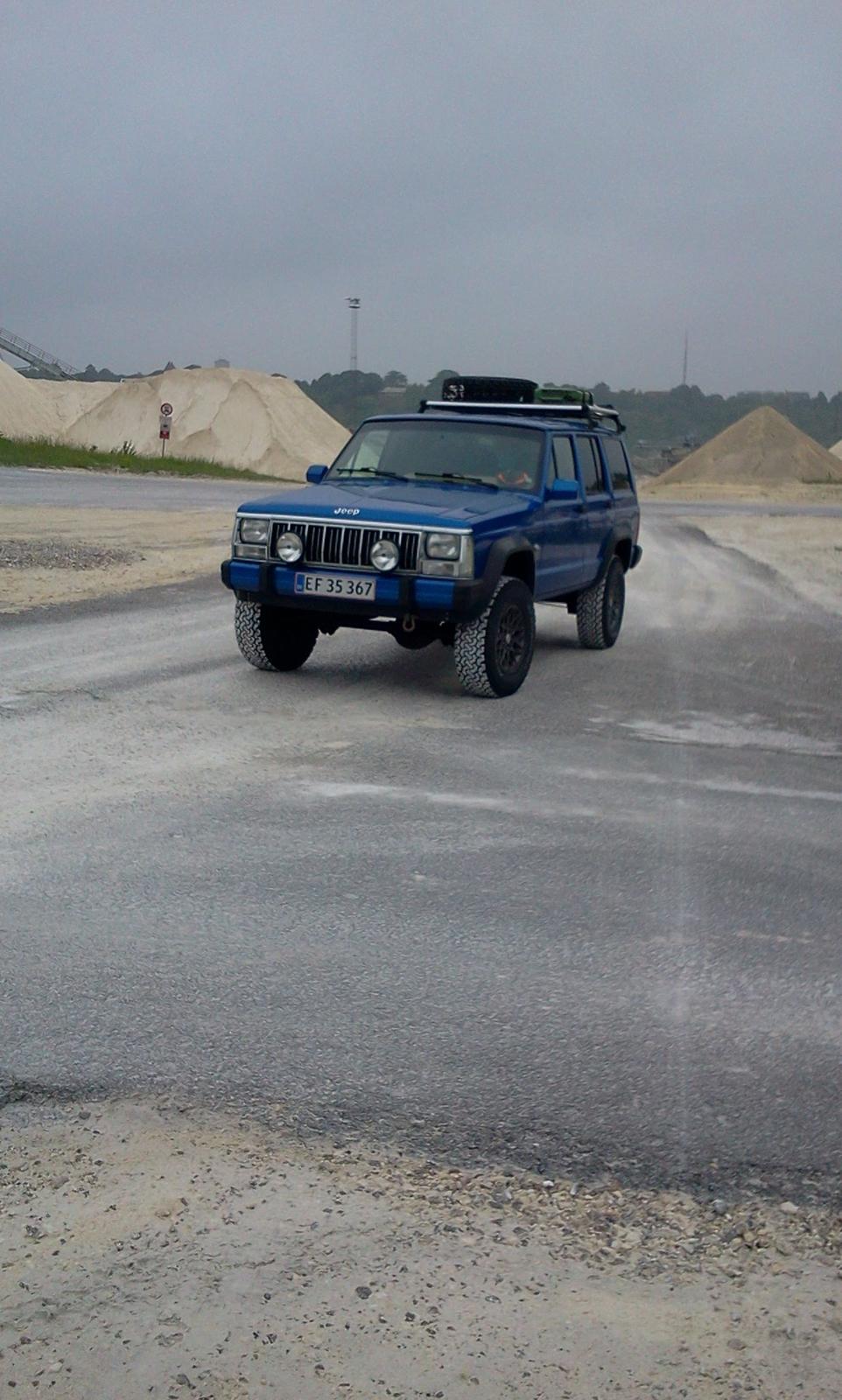 Jeep cherokee solgt billede 2