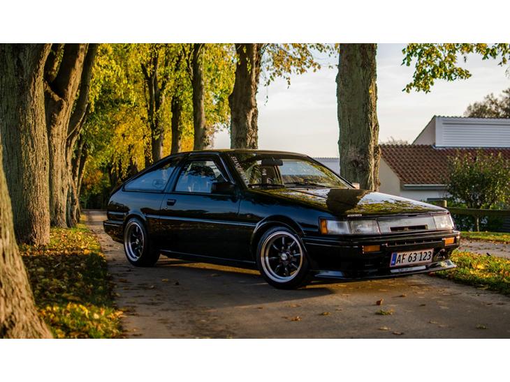 {{currentPhoto.altText}} billede {{currentPhoto.number}}