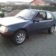 Peugeot 205