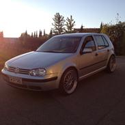 VW golf 4 2.0 solgt