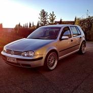 VW golf 4 2.0 solgt