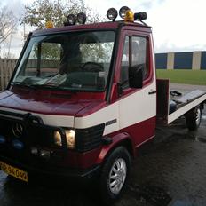 Mercedes Benz 310  / 602 autotransporter/fejeblad
